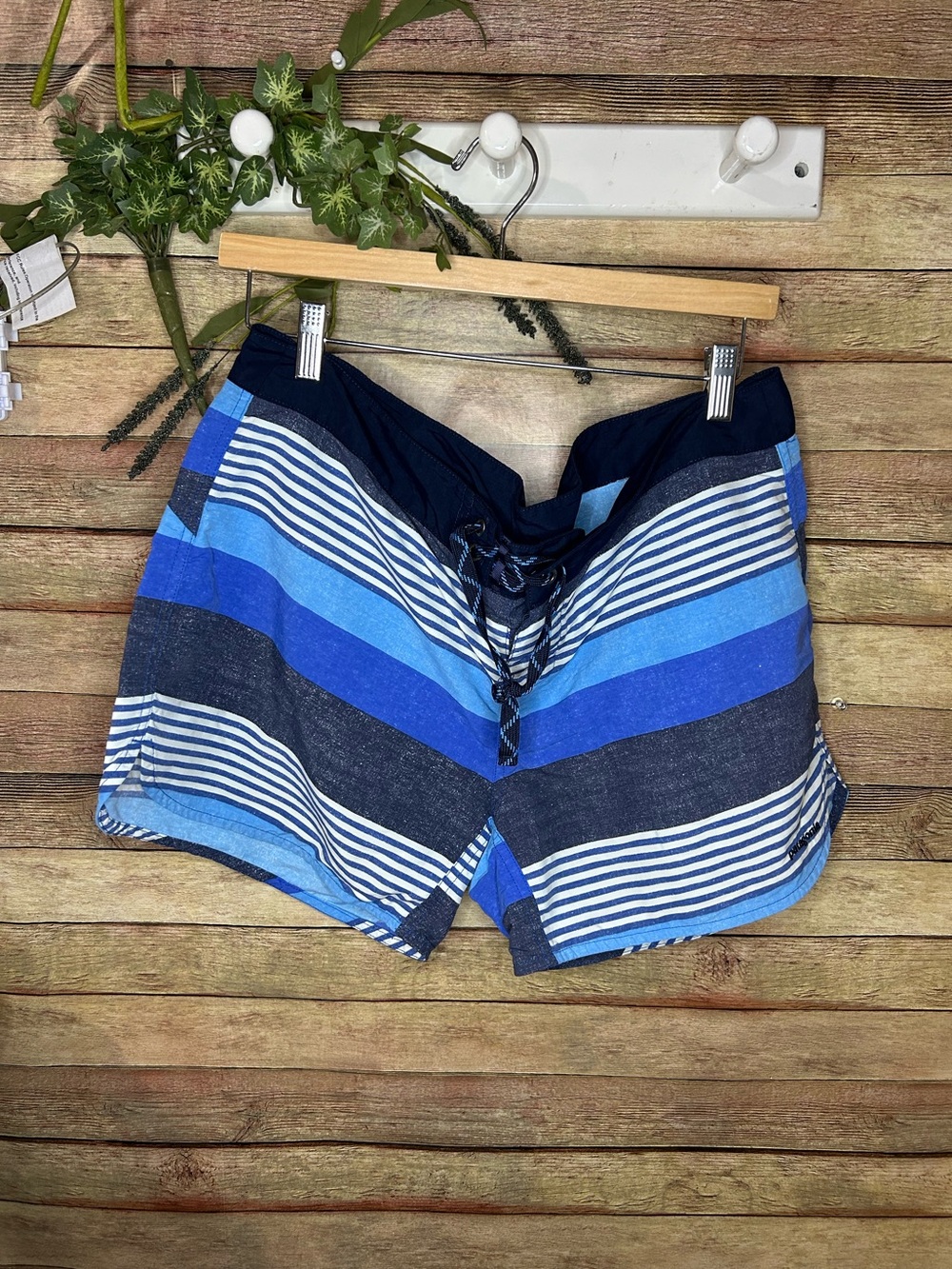 Patagonia Striped Boardshorts Swimming Shorts Women’s Size 14